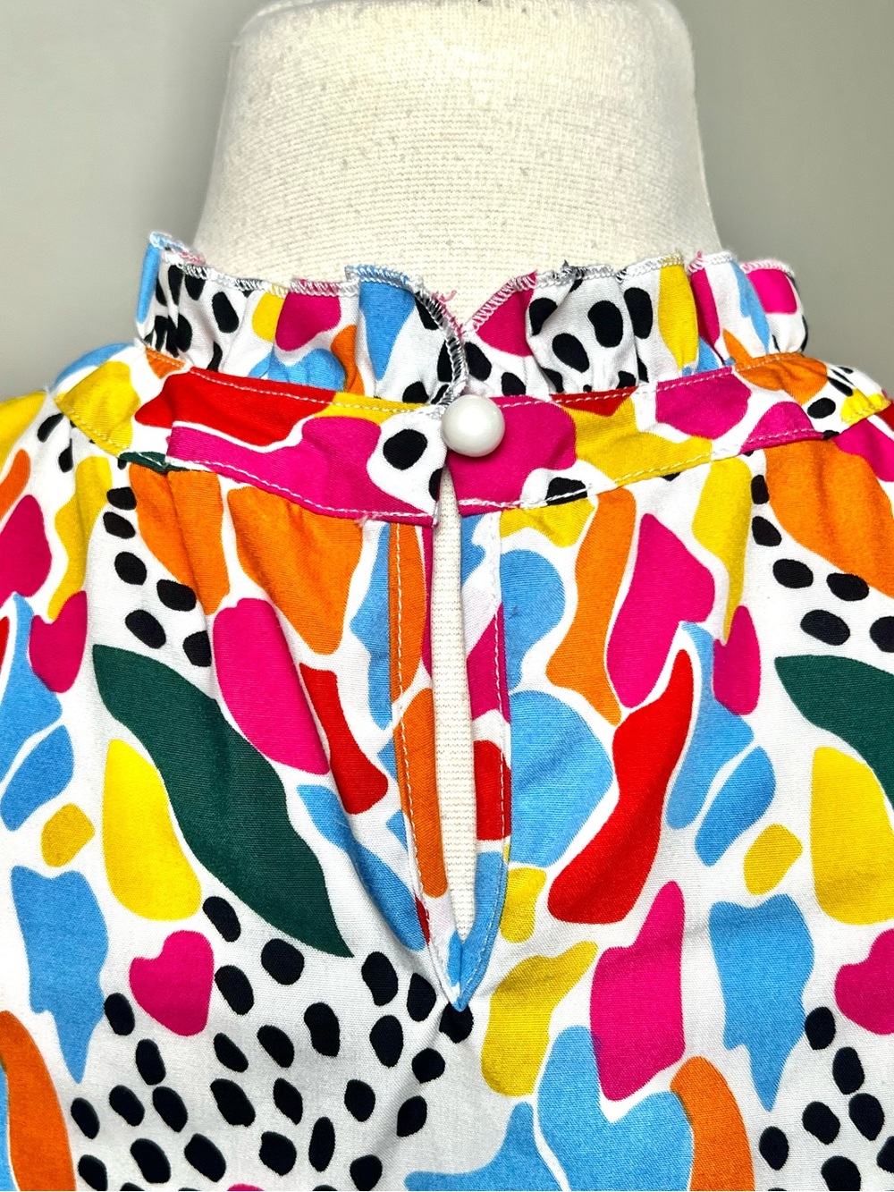 Multicolor Abstract Ruffle Cap Sleeve Blouse - Picture 3 of 4